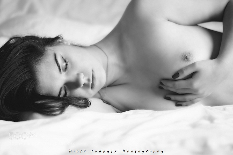artistic-nude-photos:  nataPxpop () MORE……