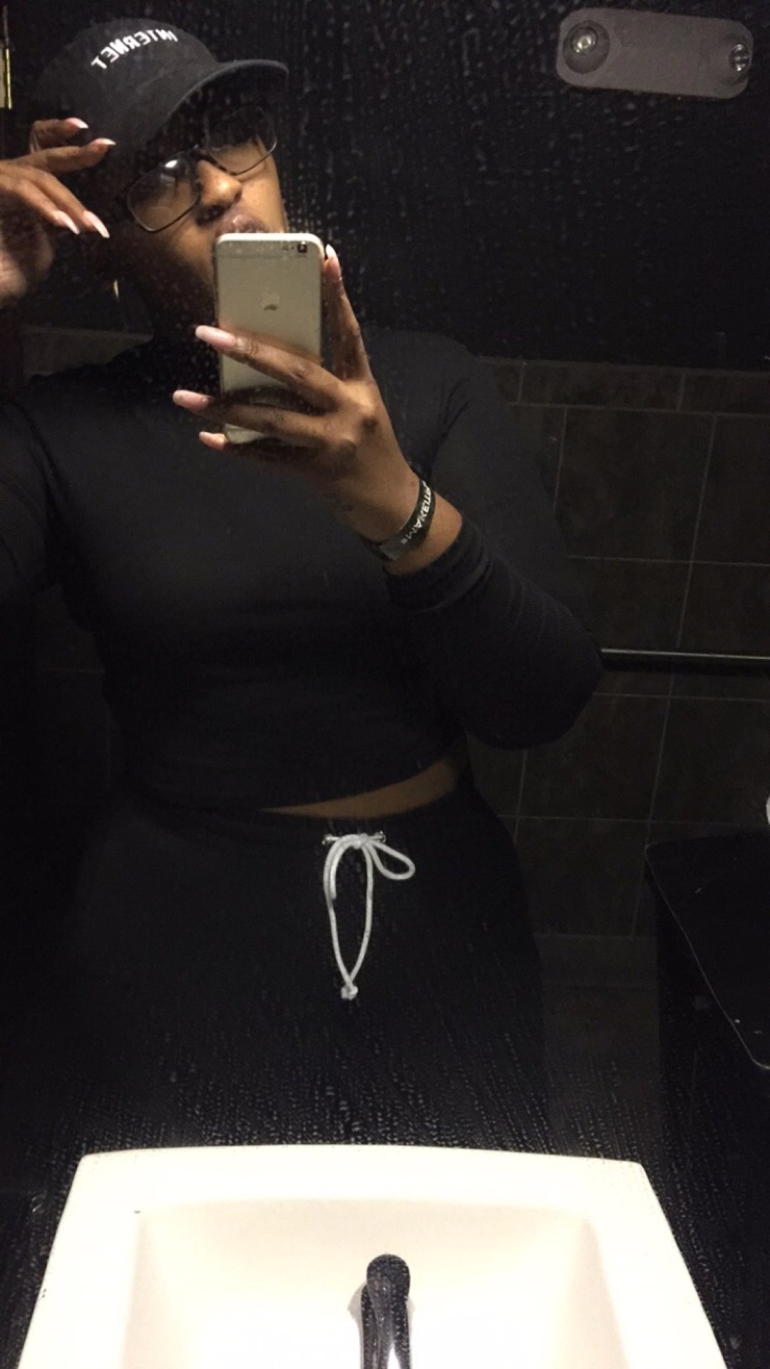 cognaccoochie:  im built so damn strong.