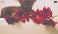 liloreochick97:  &ldquo;Flower Child&rdquo; Photography visualsbybiko About.me/sunkissedsanaa 