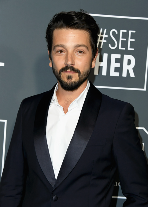 diegolunadaily:DIEGO LUNA24th annual Critics’ Choice Awards // January 13, 2019