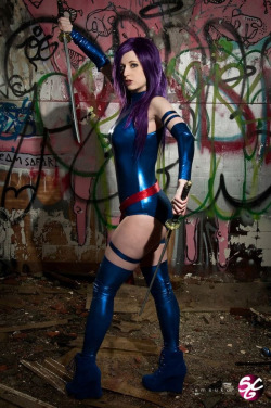 staceyofgotham:  Psylocke cosplay photo set