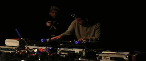 esto-de-ser-chileno-csm:  DJ PEREhttp://esto-de-ser-chileno-csm.tumblr.com