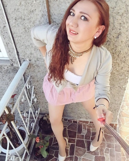 lajennylove: Pink #skirt #redhair #greeneyes #nudeheels #pickoftheday #selfie #girl #outfit