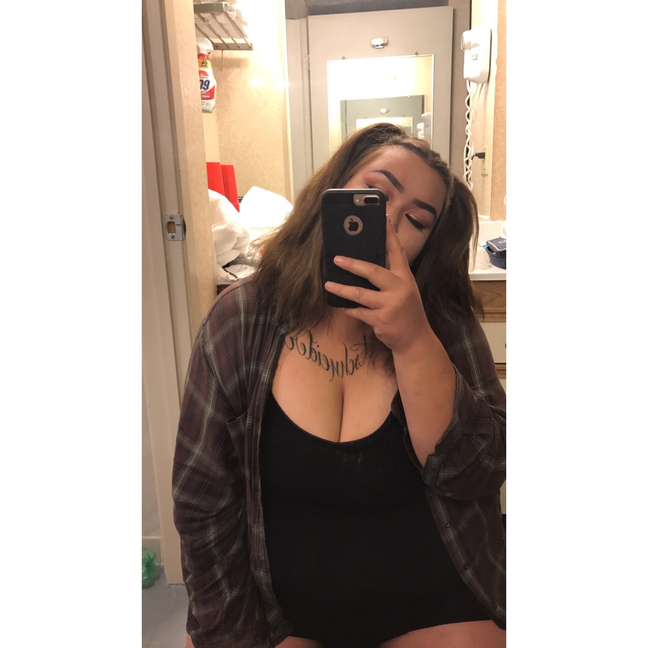 sleepykittyqueen:  Like and I’ll message your OR SNAPCHAT / Superkassikat 😍😍