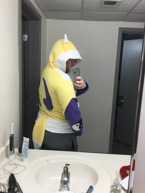 fuzzyredcub:  Something I’d honestly never do but I thought it was hilarious. One of my roommates had a Renamon hoodie. I decided to wear it and take pictures. It’s tight on me (he’s really skinny) but I think I look cute in it. I loved Digimon