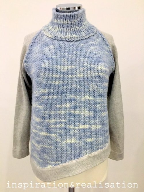 inspirationrealisation:a new sweater. because Baby it’s cold outside!!! hand knit the front, machine