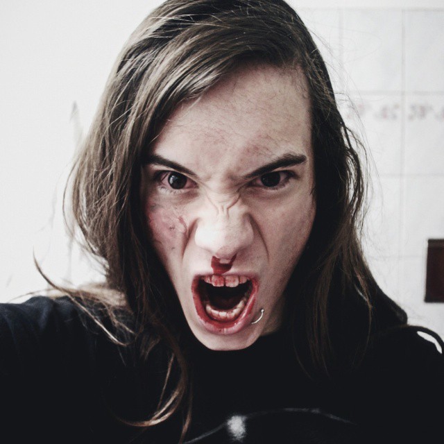 sismokritikal01:  Zombieee 