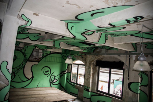 Giant anamorphic octopus by Mach505 @ Samo Art Gallery in Turin - Italy