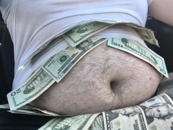 loveyourbellyloveyourself:You discovered the money belly! Reblog for good luck and to satisfy your cravings~