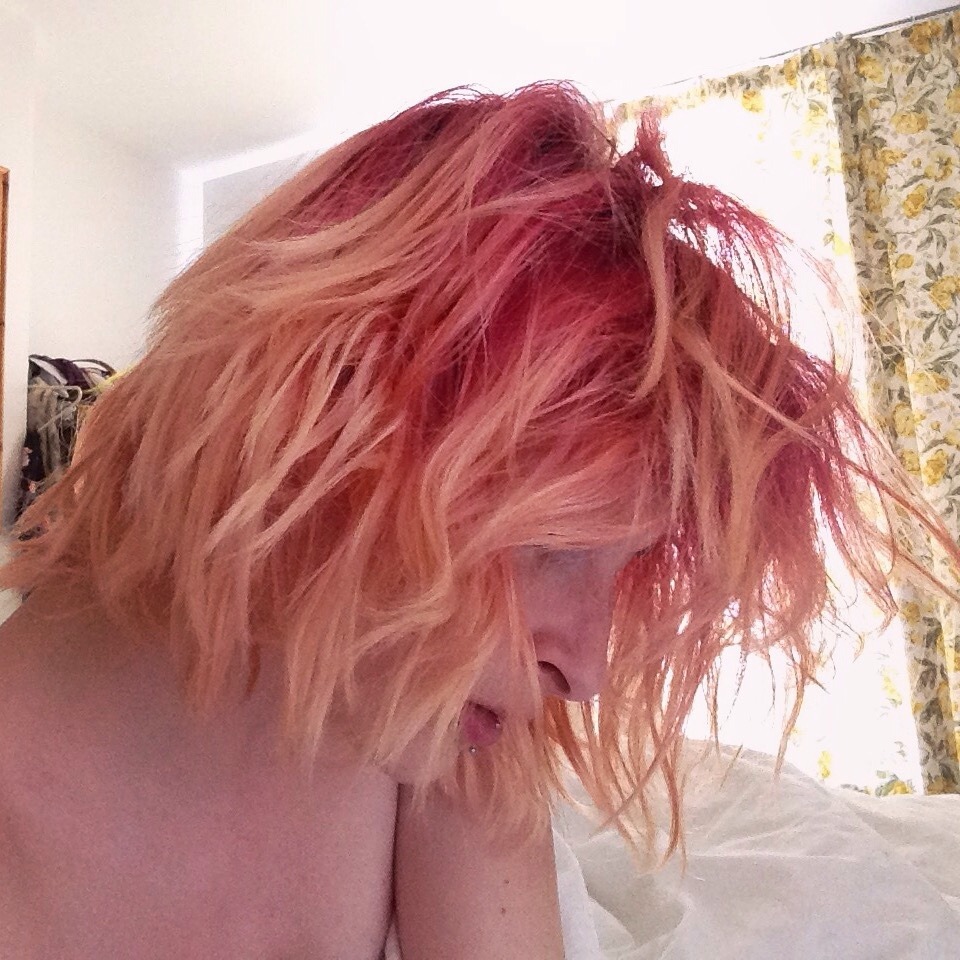 lost-lil-kitty:  As promised my out of control morning hair!!