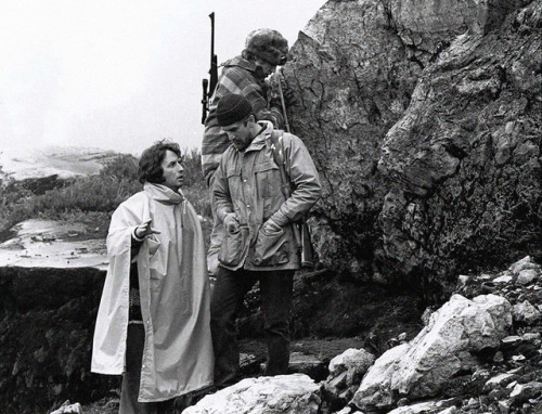 Director Michael Cimino with Robert De Niro and Christopher Walken behind the scenes of The Deer Hun