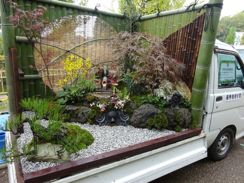 itscolossal: The Japanese Mini Truck Garden Contest is a Whole New Genre in Landscaping