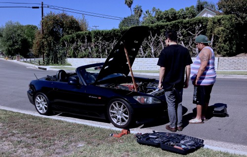 nicestcars:  marshallchang:  Uploading random crap from my phone a year or so back  That red NSX is perfect
