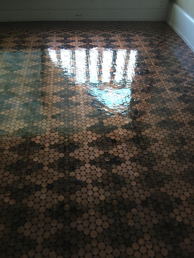 mymodernmet:DIY Renovation Uses 13,000 Pennies to Create Stunning Patterned Floor
