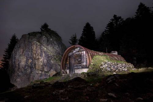 photohab:Rural Huts And Cabins by Tristan Pereira