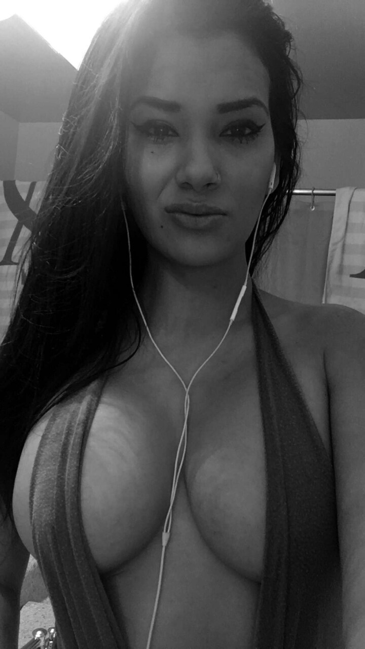 Latinawivesandgirlfriends