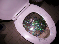 goldenshakur:  Shittin glitter