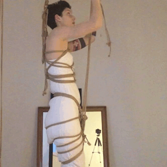camdamage:  Speaking of rigging.. have some gifs of me hoisting myself up lookin