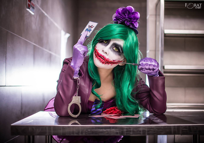 geekygeekweek:  &lsquo;Geeks-R-Sexy&rsquo; of the day! Female Joker Cosplay