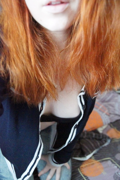 daddys-sweety-girl:  Daddy, I want to be cute for you! And I want Daddy’s warm soft kisses.