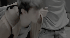 dxhaans:   everyone keeps controlling me and no one wants me to kiss anyone.  