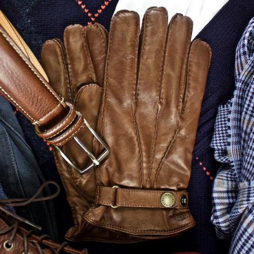 Menswear Monday lay down:~ Navy cashmere argyle sweater by Brunello Cucinelli~ Bison exterior and sh