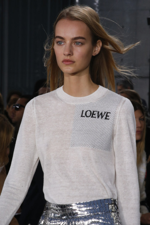 breakfast-in-new-york-city: rrrusskaya: Loewe Spring - Summer 2016.Model: Maartje Verhoef. Fashion b