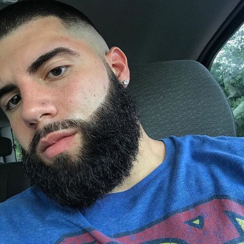 betocheto17: Beefy Latino Papi  Follow betocheto17 adult photos