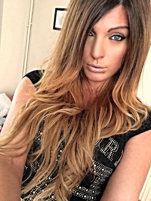 mercedesquinnthetgirlmistress:  trapsearch:  The beautiful Magic Candy a Polish girl