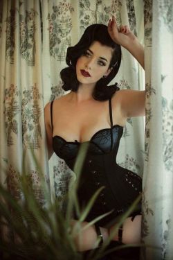 theundeadpinupgirl:    Model: Miss Victory VioletPhoto by MadeInEighty