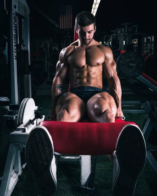 drwannabewannabe:  Jacob Burton and his thighs…
