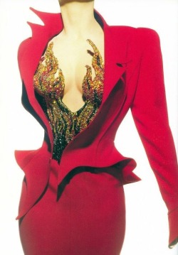 howtobeafuckingvampire:  deshistoiresdemode:  Thierry Mugler ss 1997.   Thierry Mugler Fall/Winter 1988