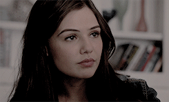 dailydavinaclaire:Davina Claire in every episode pt 1.