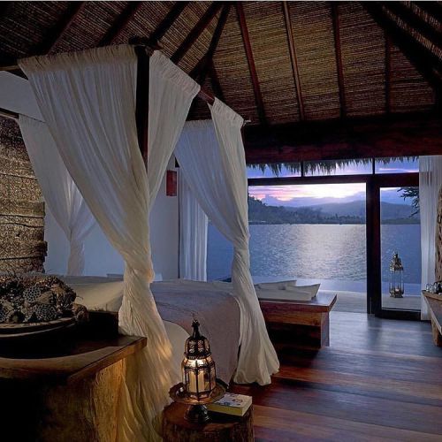 theislandsprite:  Oh ya. If you are going to stay in the room all day, you might as well make it a g