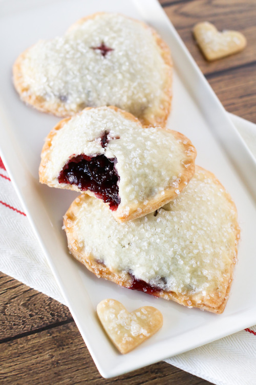 vegan-yums:Sweetheart cherry hand pies (GF) / Recipe