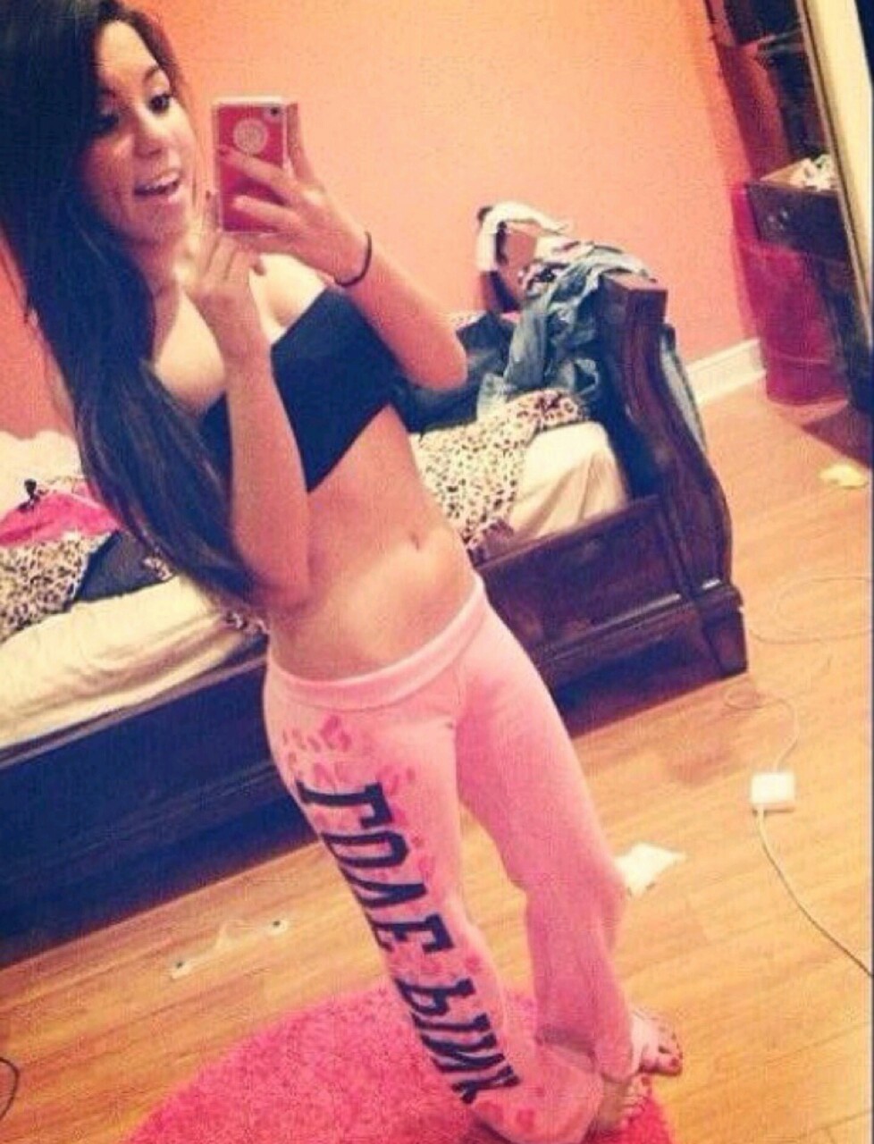 selfieishgirls2:  Love when girls have a nice tan 👌