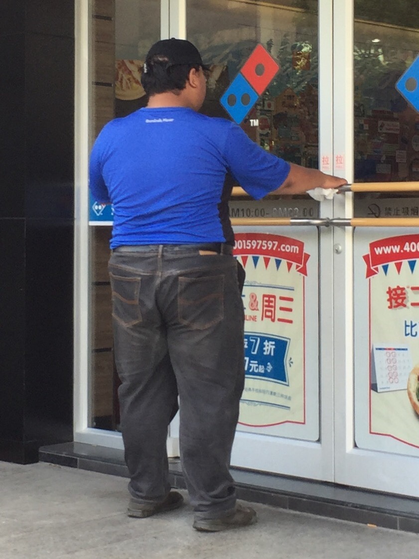 asainfattybtm:  Faaat ass pizza man