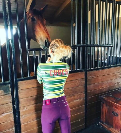 blackman60: Love the horse gals.