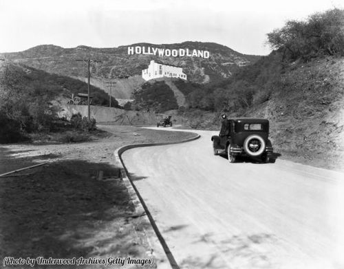 historicaltimes: The Hollywood sign, originally ‘Hollywoodland’ advertising housing deve