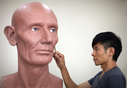 crossconnectmag:  Hyper Realistic Sculptures by Kazuhiro Tsuji    Kazuhiro Tsuji is a contemporary hyperrealist sculptor living and working in Los Angeles. After working 25 years as a special effects makeup artist in Hollywood, Kazu decisively shifted