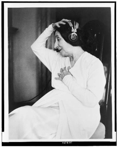 celebratingamazingwomen:Wanda Landowska (1879-1959) was aPolish-French harpsichordist. She was very 