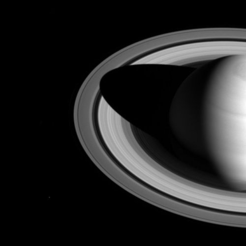 fuckyeahphysica: Saturn’s rotational axis is tilted, just like Earth. While Earth’s axis