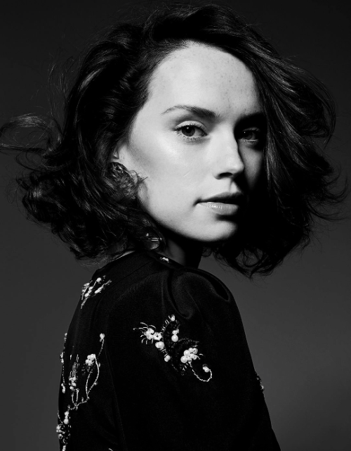 adamdrivers:  Additional outtakes of Daisy Ridley for ELLE UKPhotographed by Liz Collins