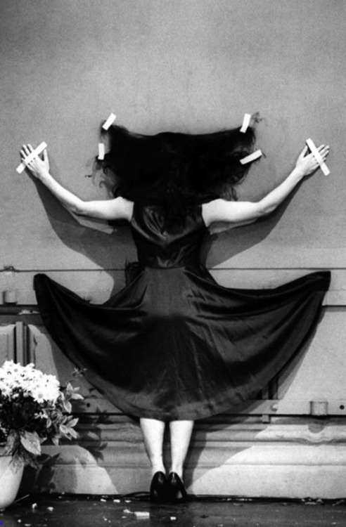 birdarchive:  Pina Bausch  / Walzer