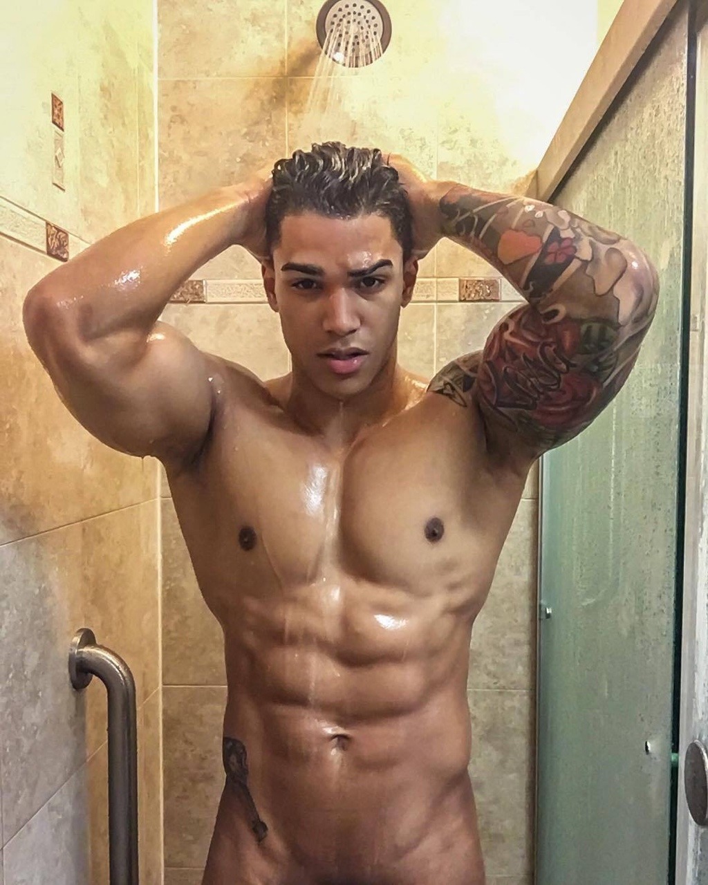 the-hottest-men:  Maravilla3x has a sexy and beautiful body  Dm dick and ass pics/videos