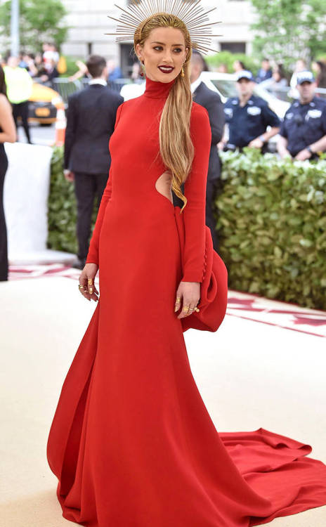 Amber Heard in Carolina Herrera at Met Gala 2018