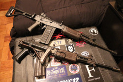 weaponslover:  A Pair of Galils 