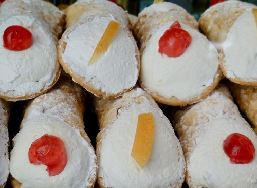 Cannoli, pasticceria, Roma, 2019.