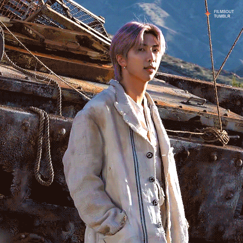 The Sun Looks Good On Him(cr. Namuspromised)