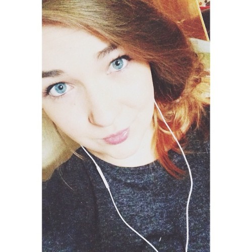 spinning in circles in your eyes…🎶💕 #me #personal #selfie #girl #blueeyes #messy #hair #music #life